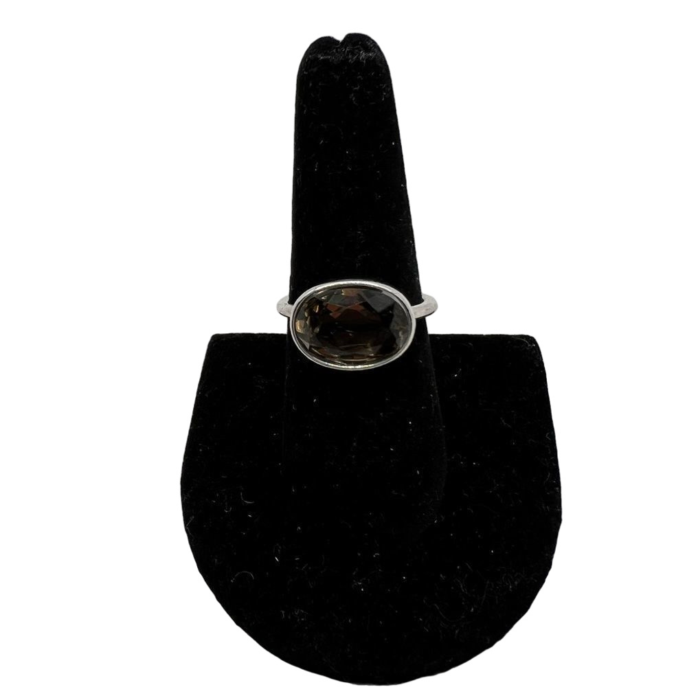 🍭4/$20 Faceted jewel statement ring on a silver tone band - Size 8.25